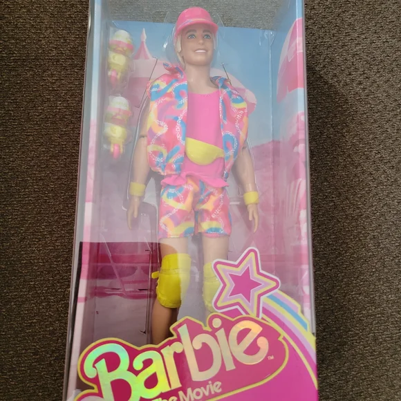 Barbie The Movie Dreamhouse in Pink - Picture 1 of 2